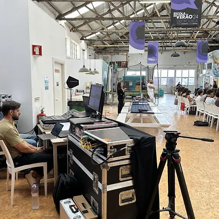 אכסניה Wot Social *