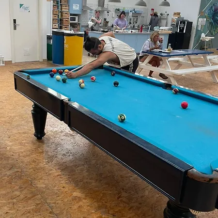 אכסניה Wot Social *